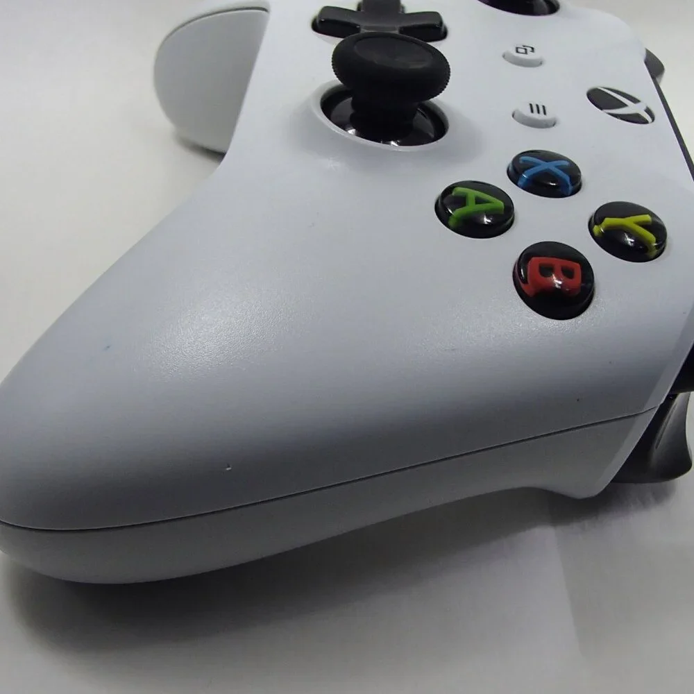 Microsoft Xbox One Wireless Video Gaming Controller, White No battery cover